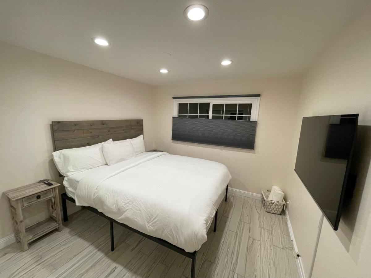 Cheerful, Beautifully Remodeled, Modern, Comfortable Home - 5