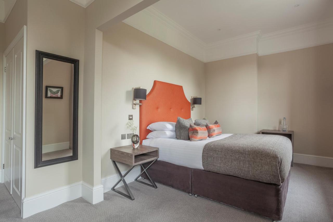 Oatlands Park Hotel photo