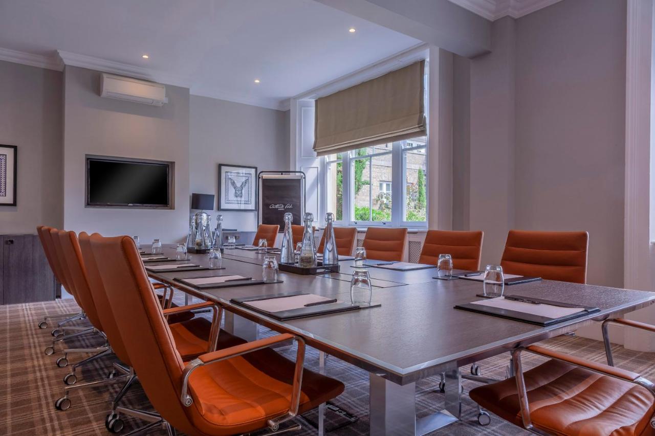 Oatlands Park Hotel photo