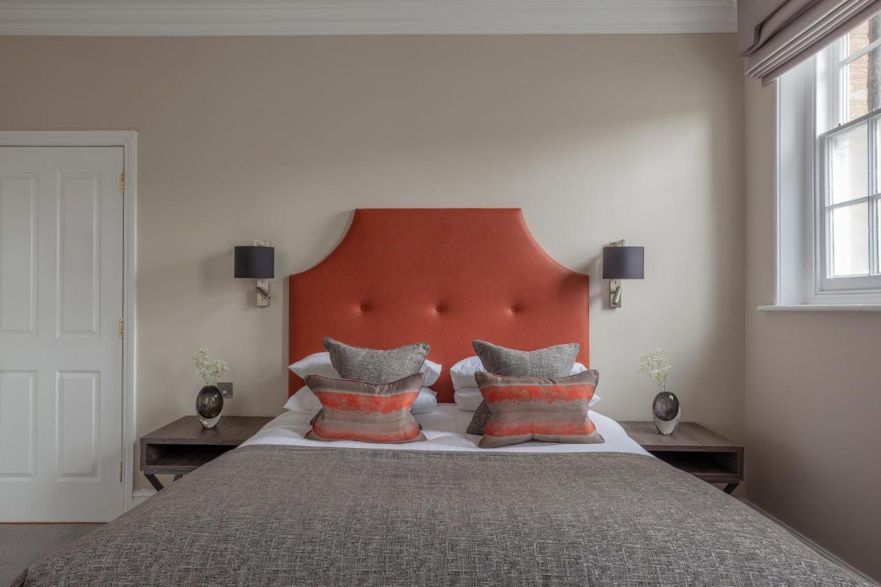 Oatlands Park Hotel photo