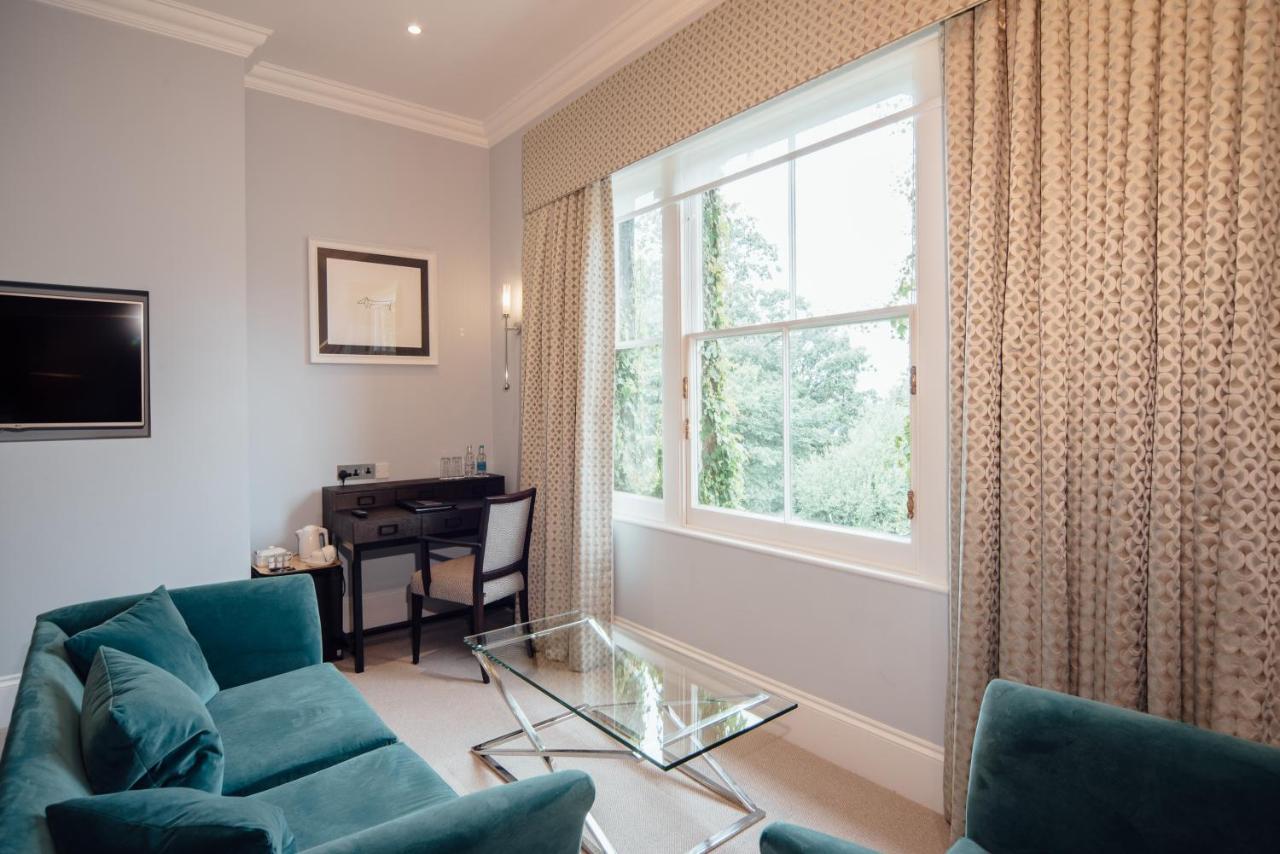 Oatlands Park Hotel photo