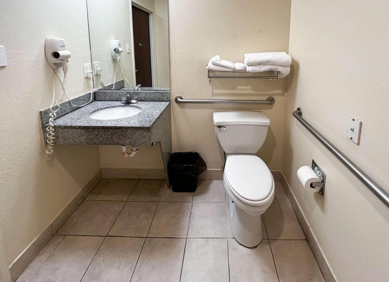 Executive Inn & Suites Breaux Bridge la — photo 14