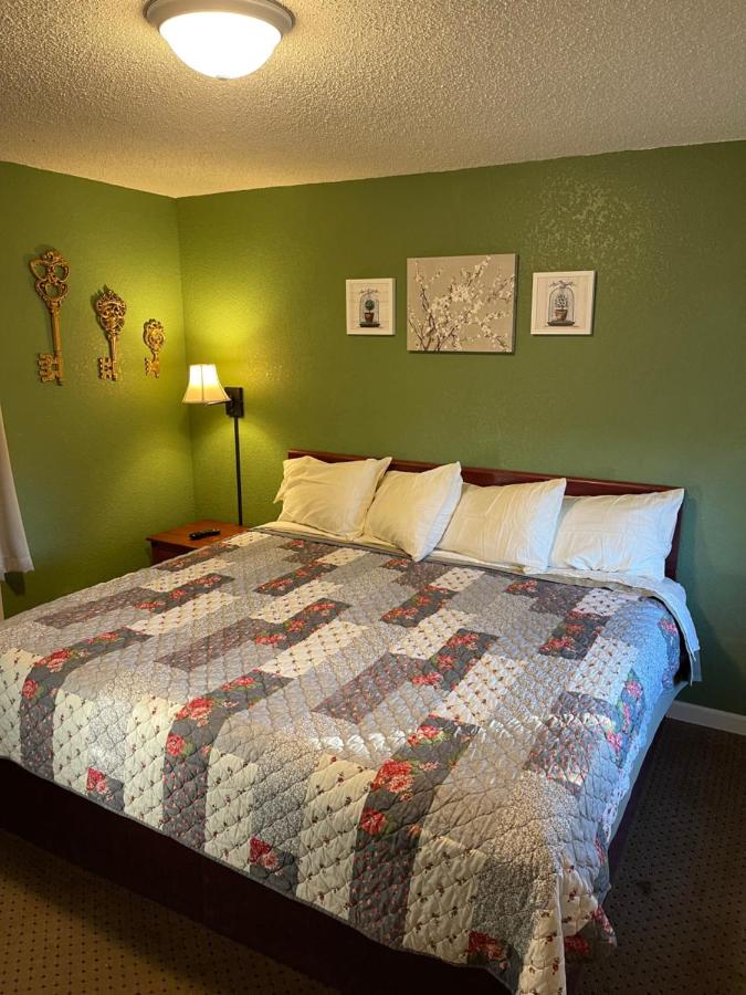 Highland Court Motel — photo 20
