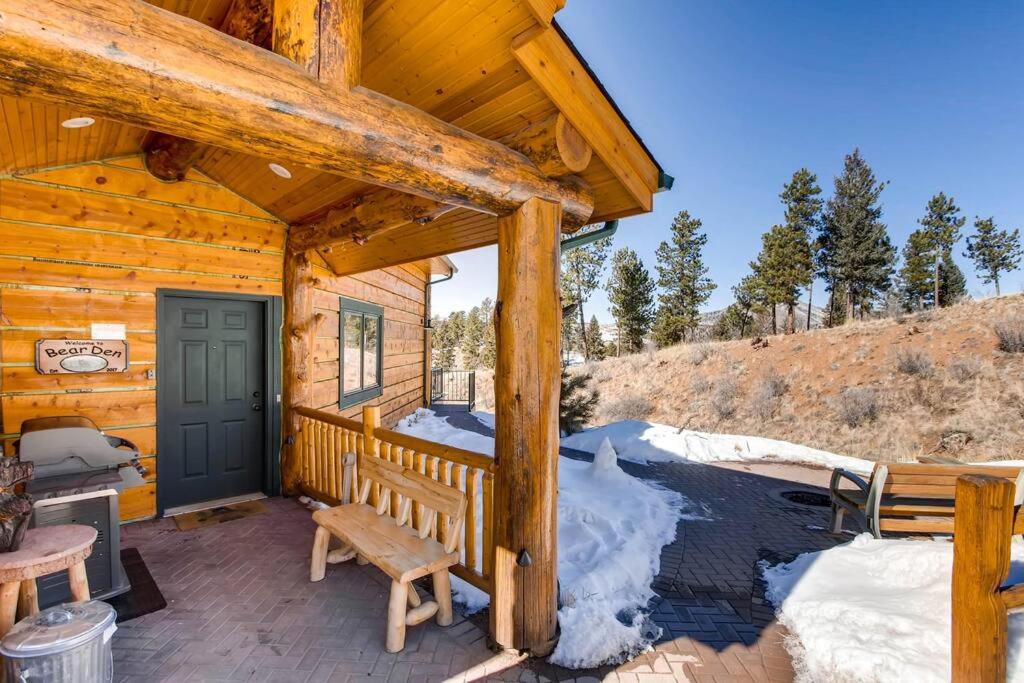 Dominic's Bear Den Vacation Cabin Pikes Peak Colorado — photo 10