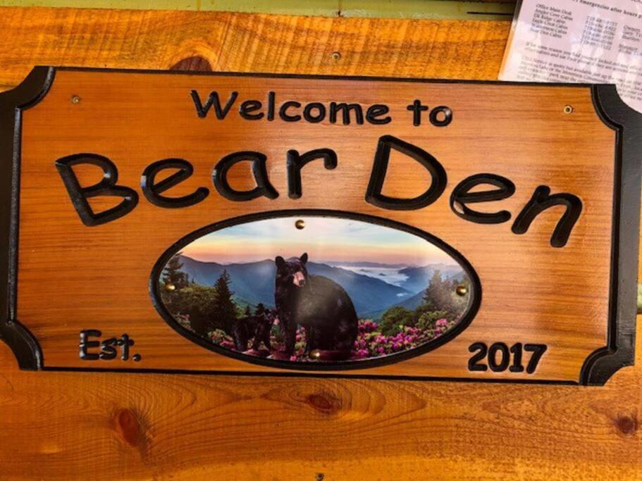 Dominic's Bear Den Vacation Cabin Pikes Peak Colorado — photo 18