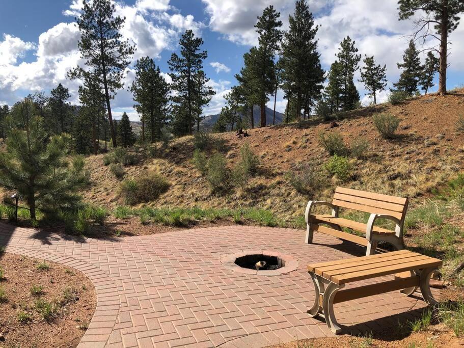 Dominic's Bear Den Vacation Cabin Pikes Peak Colorado — photo 20