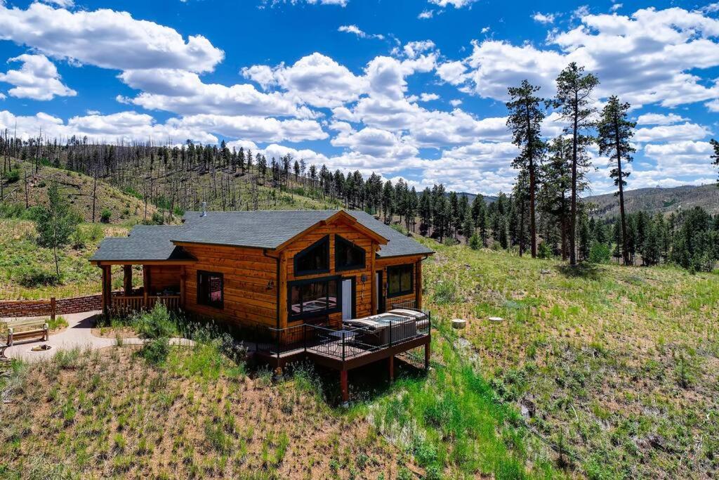 Dominic's Bear Den Vacation Cabin Pikes Peak Colorado — photo 21
