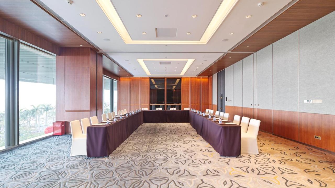 InterContinental Guangzhou Exhibition Center, an IHG Hotel - Free shuttle between hotel and Exhibition Center during Canton Fair photo