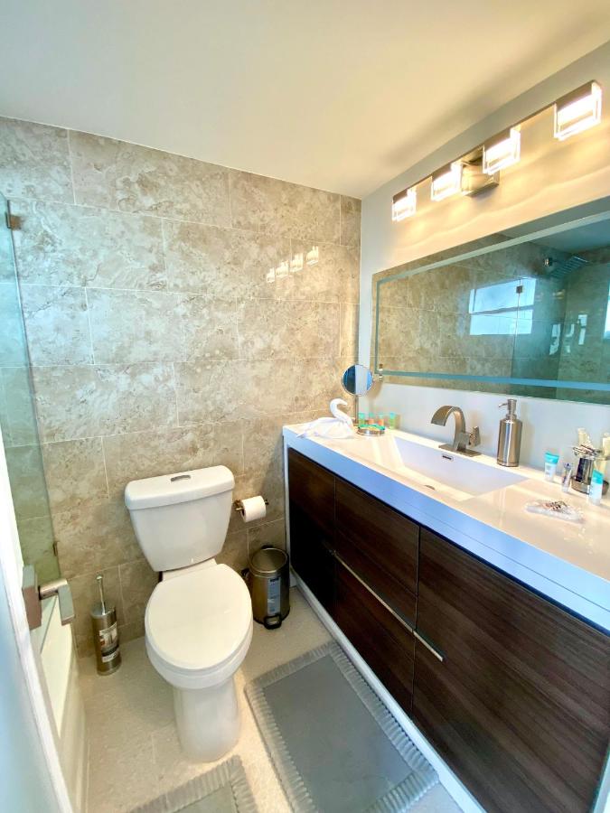 Modern waterfront apartment with Miami Skyline view, free parking 5 mins drive to Miami Beach - 3