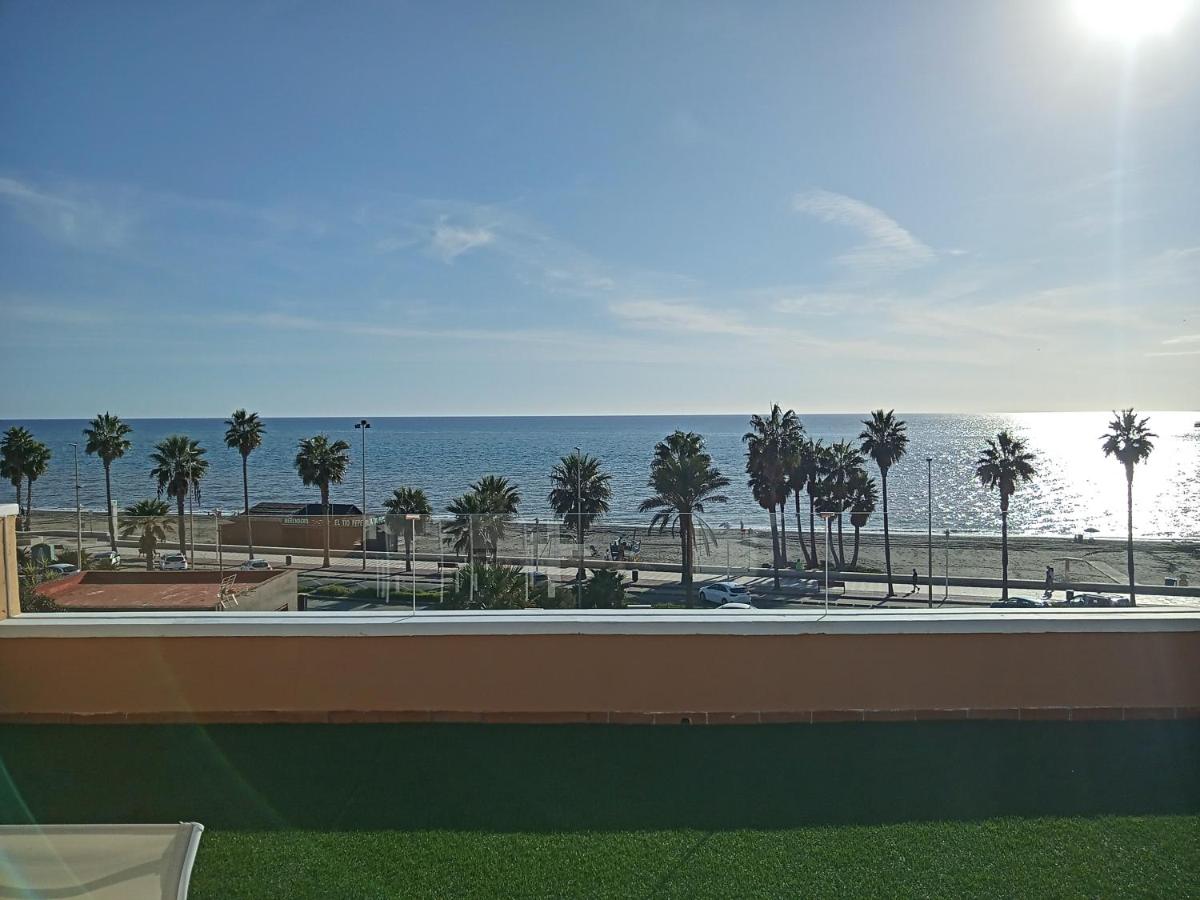 Coqueto estudio-ático EN PRIMERA LÍNEA DE PLAYA CON PRECIOSAS ...