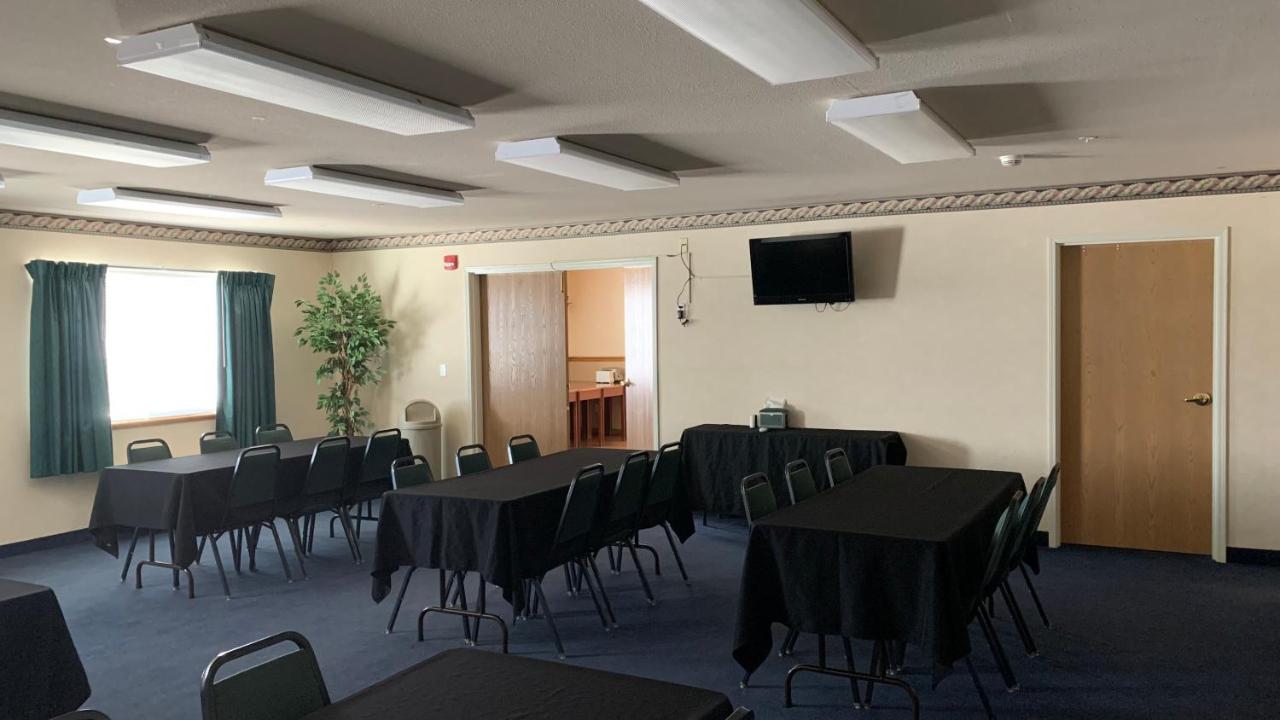 Fairbridge Inn and Suites - Miles City — photo 15