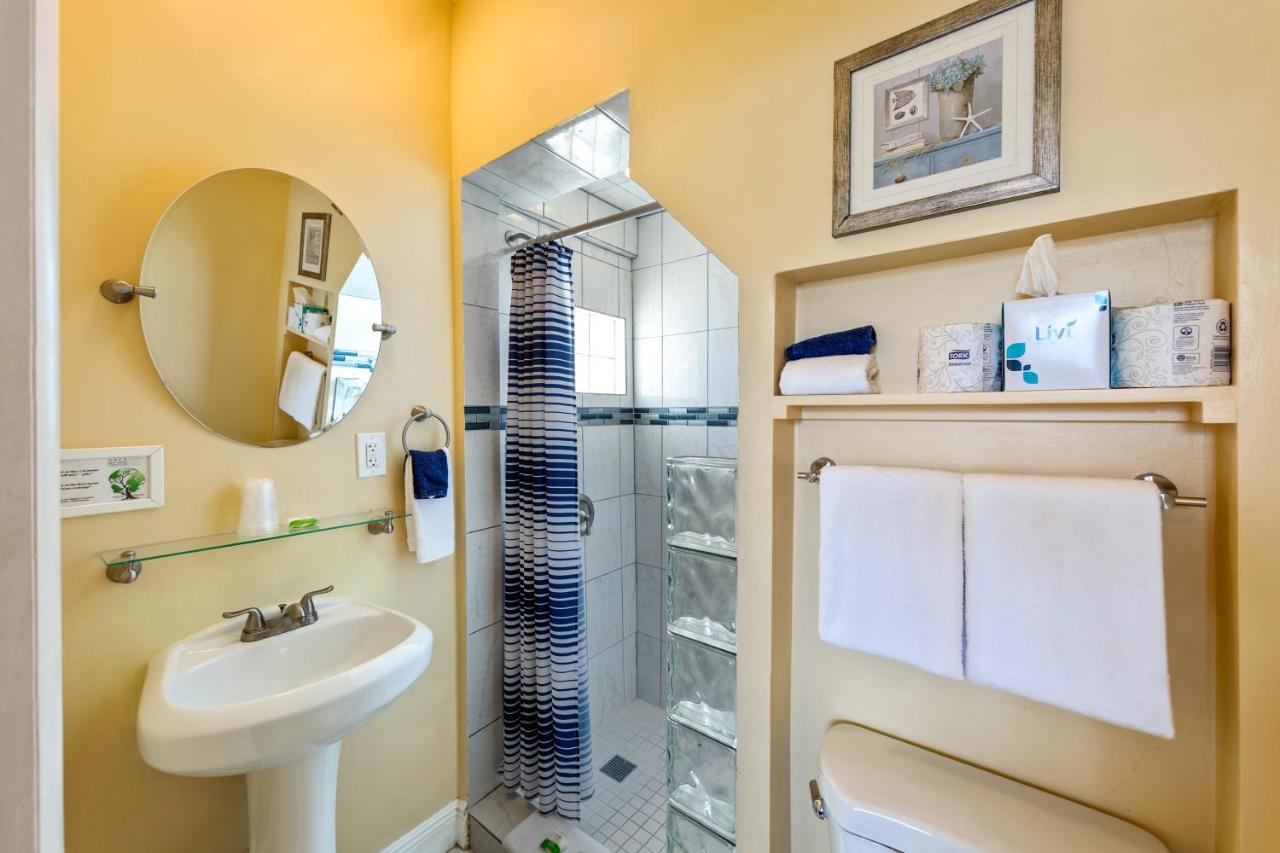 Wicker Guesthouse - 3