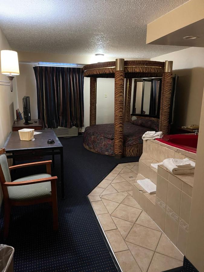 Budget Inn — photo 18