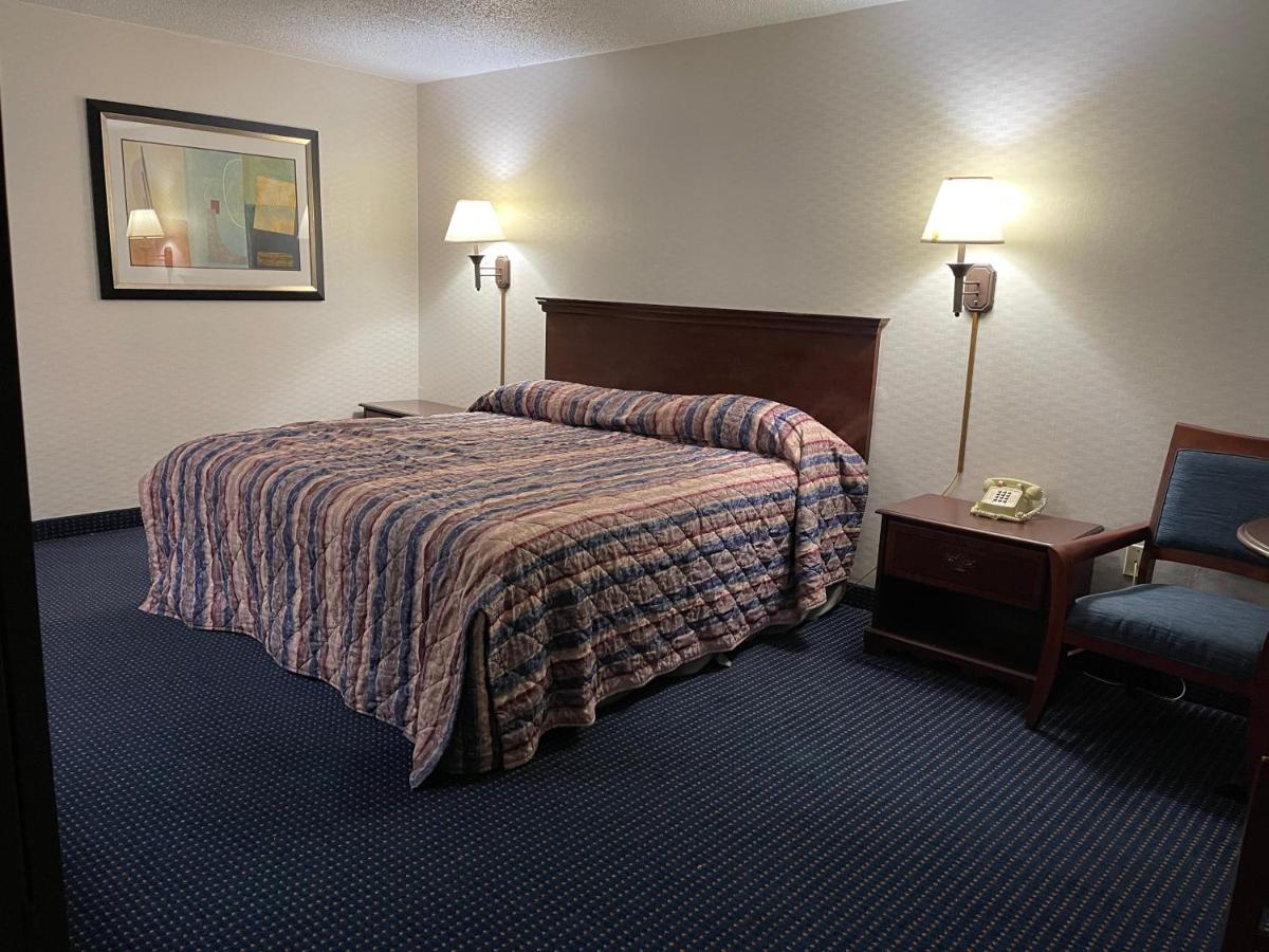 Budget Inn — photo 24