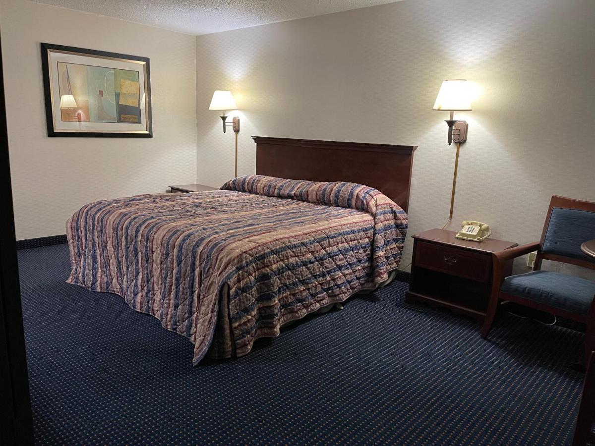 Budget Inn — photo 23