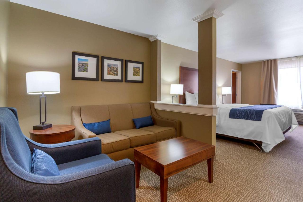 Forman Inn & Suites — photo 2