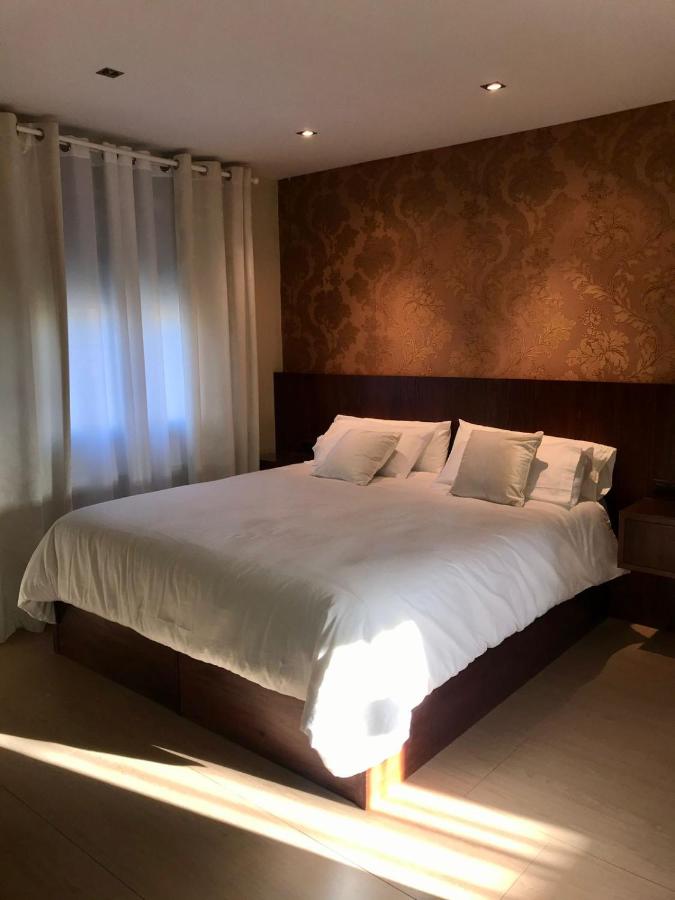 Luxurious villa. Prívate pool, Padel court. Subway ...