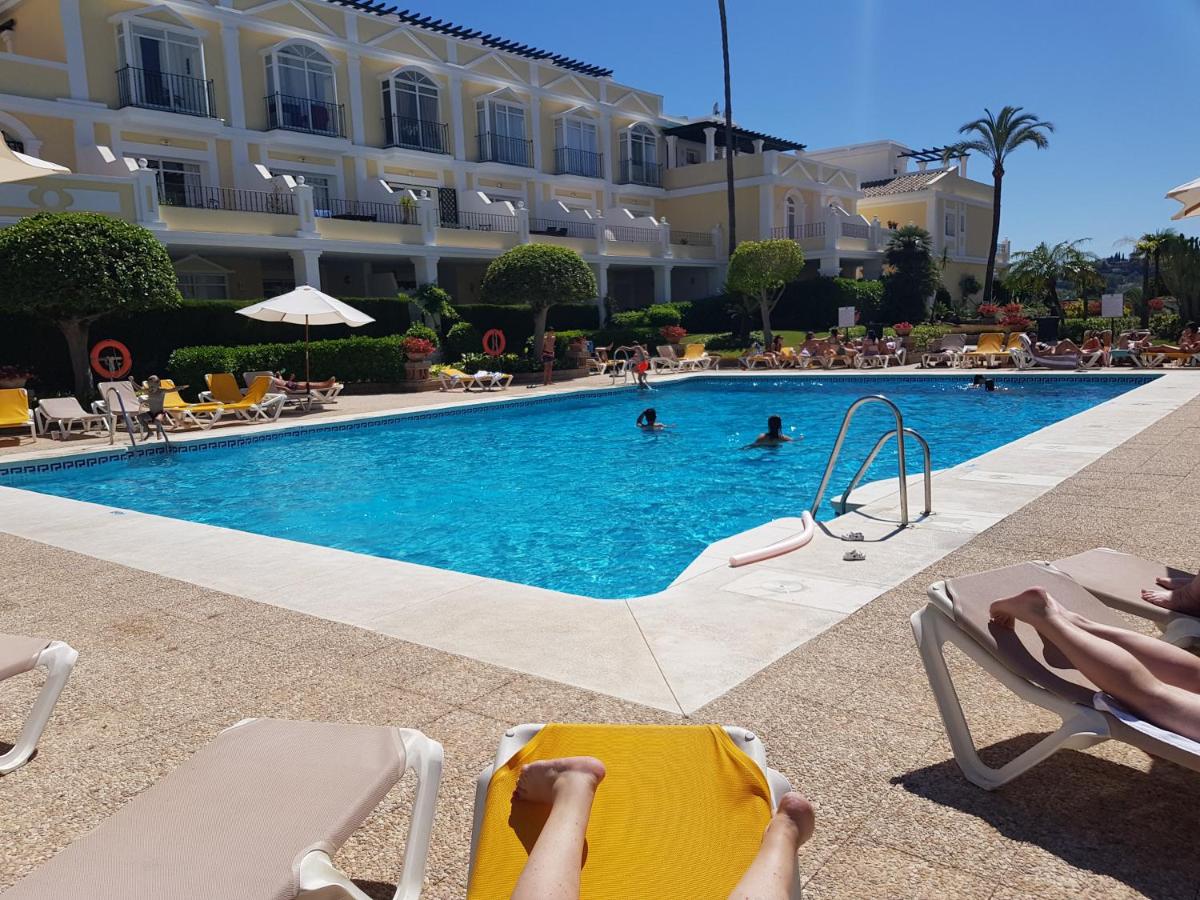 Aloha Gardens near Puerto Banus with breathtaking mountain ...