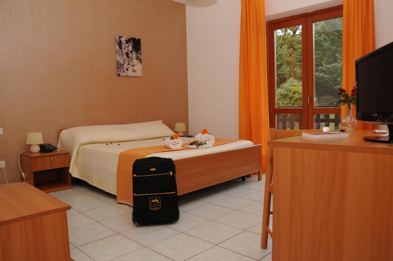 Hotel Kiris photo