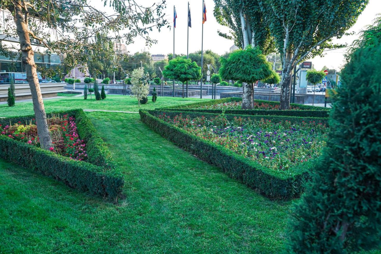 Messier 53 Hotel Yerevan photo