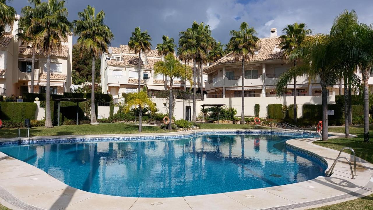 Townhouse with beautifull sea view in Costabella, Marbella ...