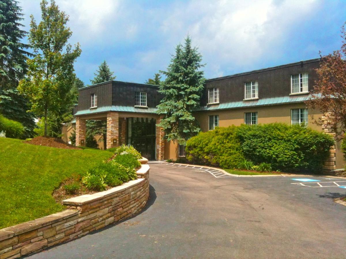 Meadowbrook Inn — photo 6