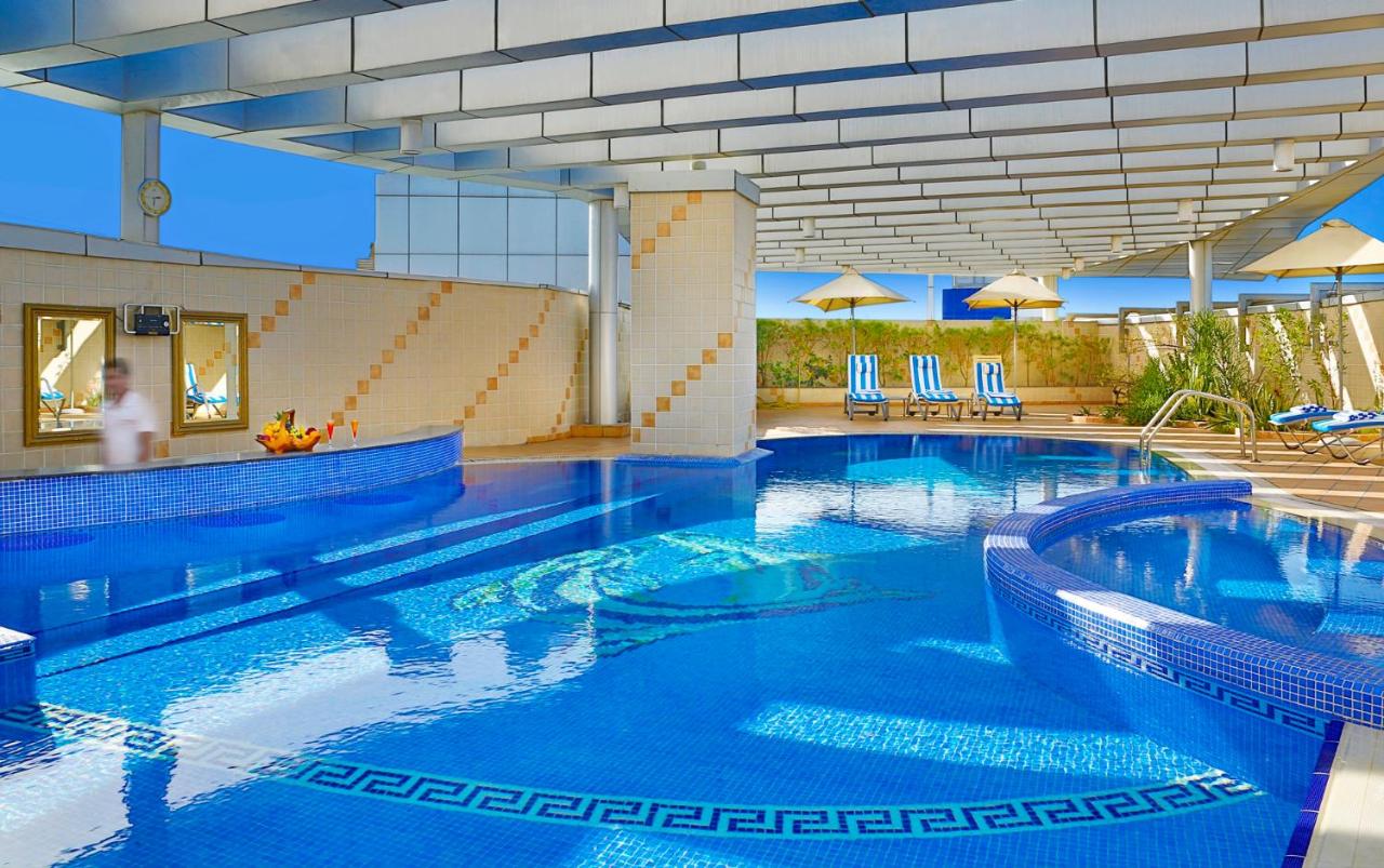 City Seasons Hotel Dubai photo