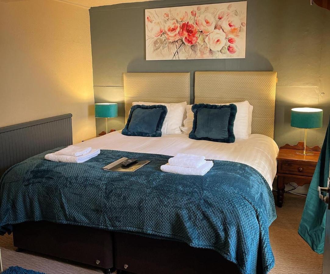 Standard Double Room with Private Bathroom