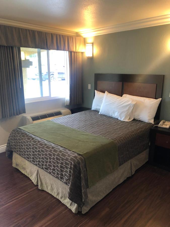 American Inn Downey — photo 12