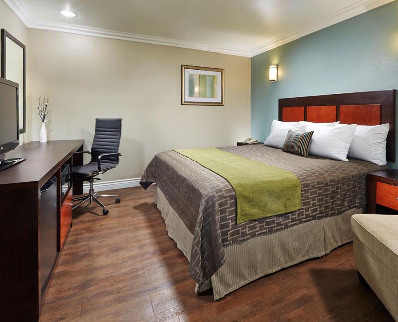 American Inn Downey — photo 9