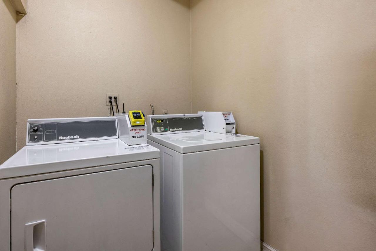 Comfort Inn & Suites Huntington Beach photo