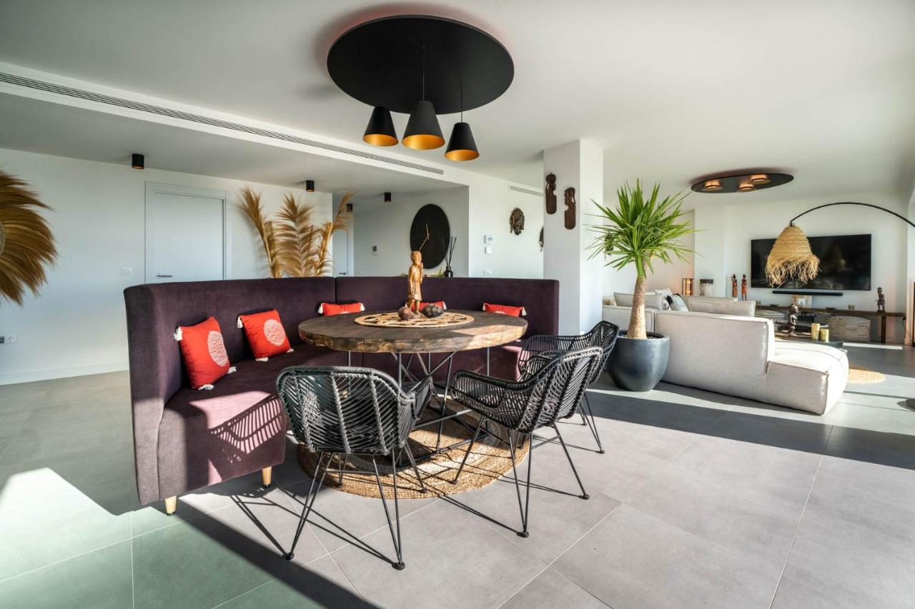 Large Boho Chic Apartment with Sea View and Spa at Oasis325 ...