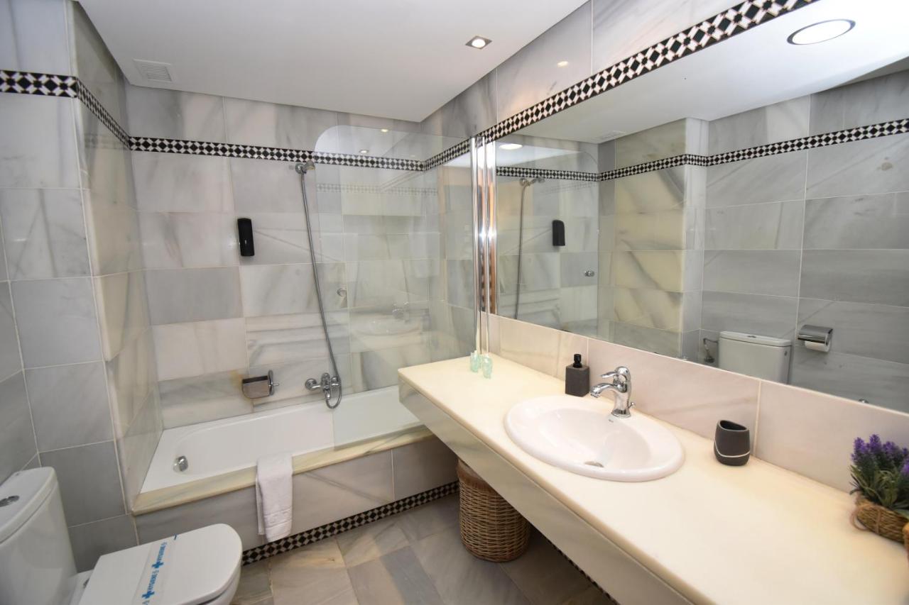 Expoholidays - Apartamentos Puerto Almerimar, Almerimar ...