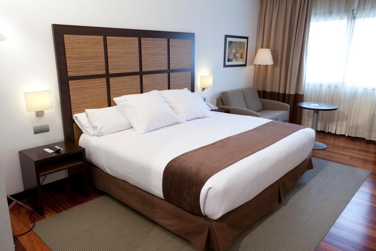 Aparthotel Attica21 As Galeras, Bastiagueiro – מחירים ...