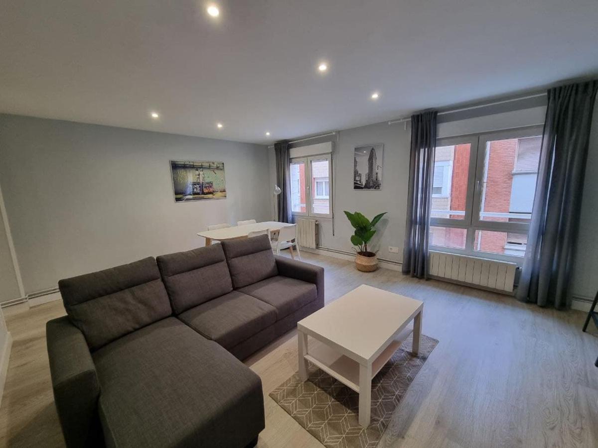 111A Apartamento moderno de 2 habitaciones, Gijón – Precios ...
