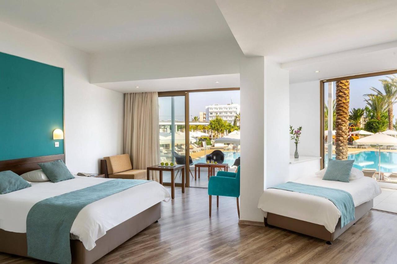 Crystal Springs Beach Hotel photo