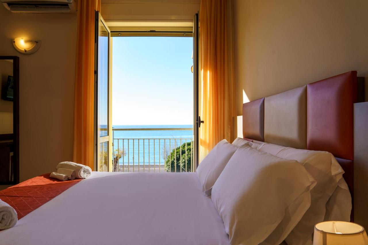 Hotel Tirreno photo