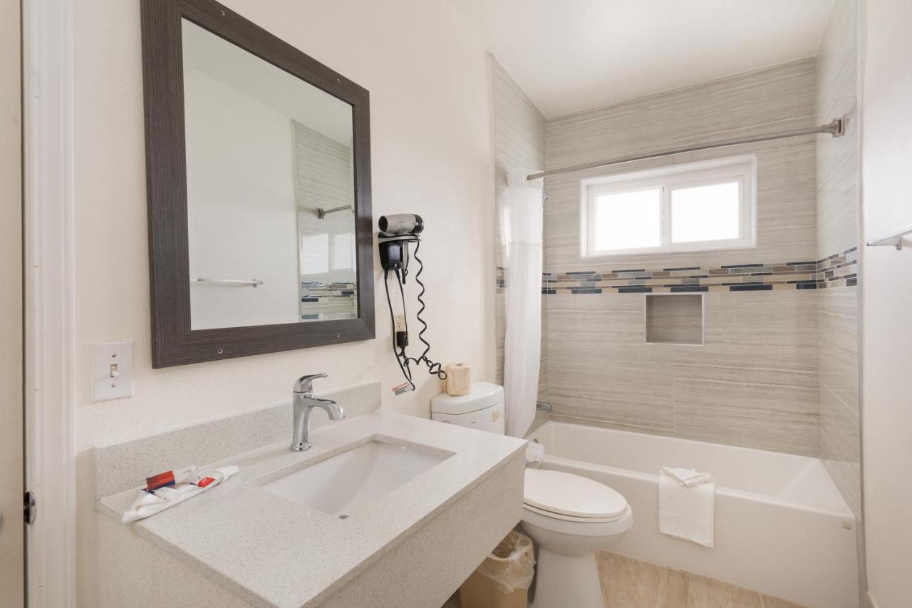 Americas Best Value Inn — photo 13