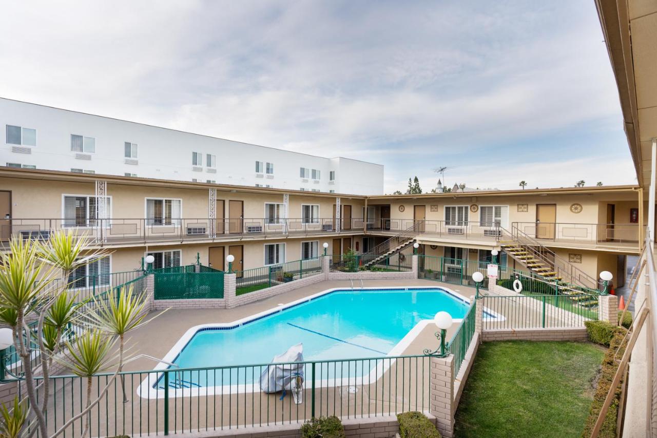 Americas Best Value Inn — photo 14