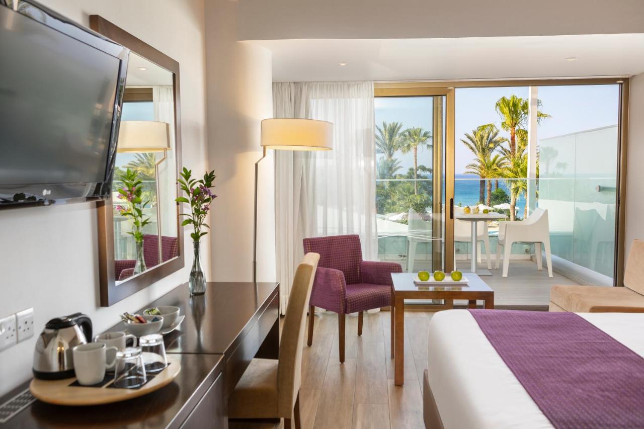 Crystal Springs Beach Hotel photo