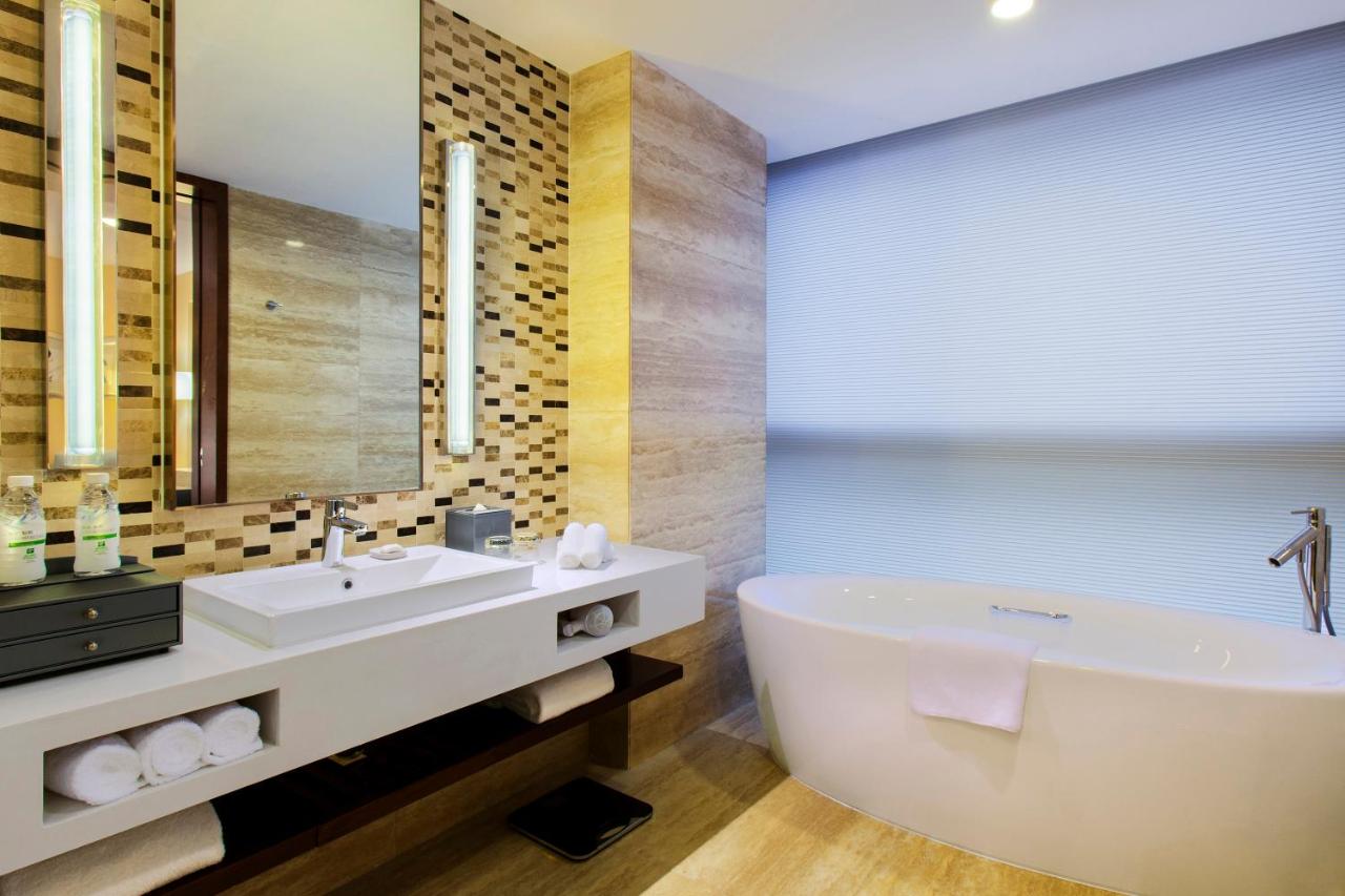 Holiday Inn Chengdu Xindu, an IHG Hotel photo
