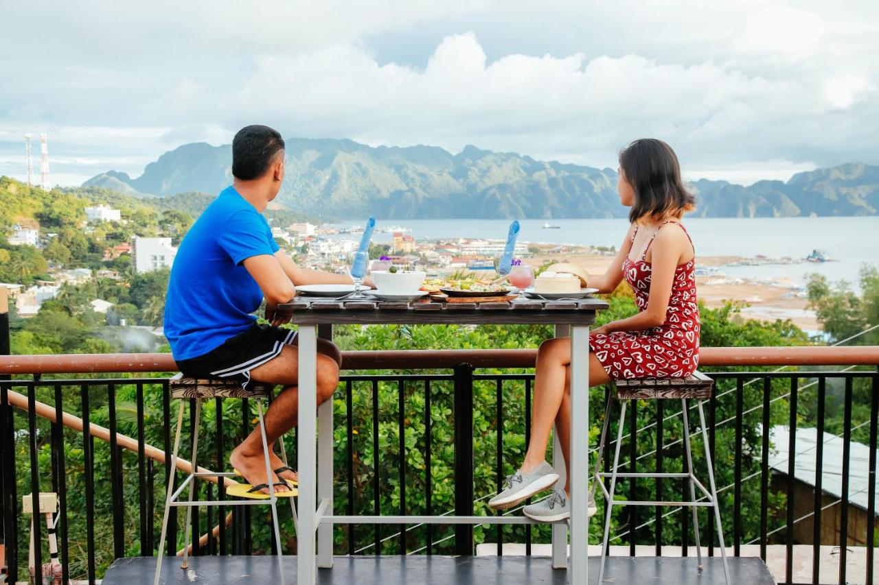 Beach: Skylodge Resort