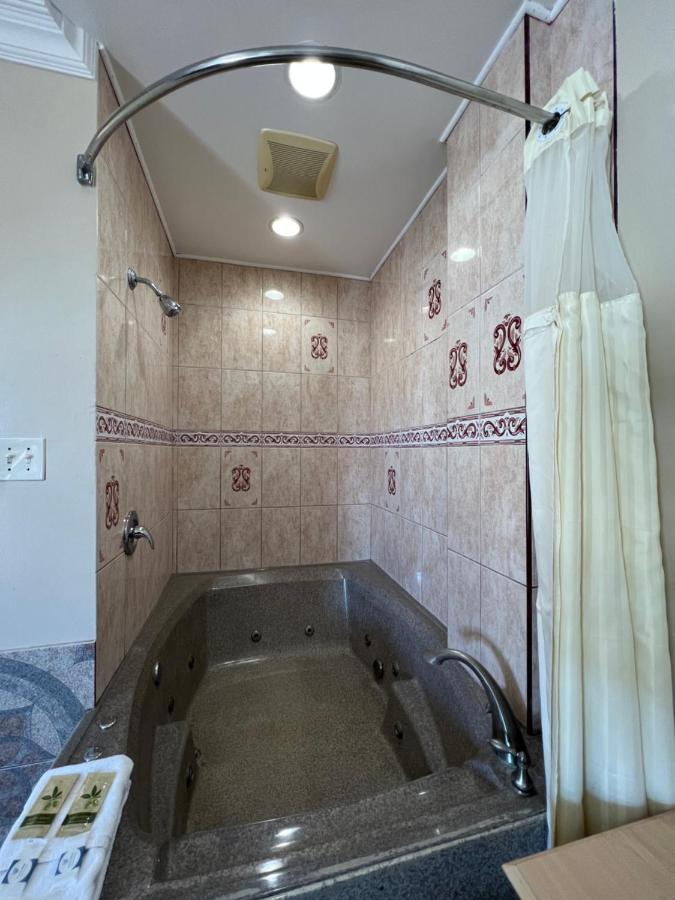 Flamingo Motel — photo 17