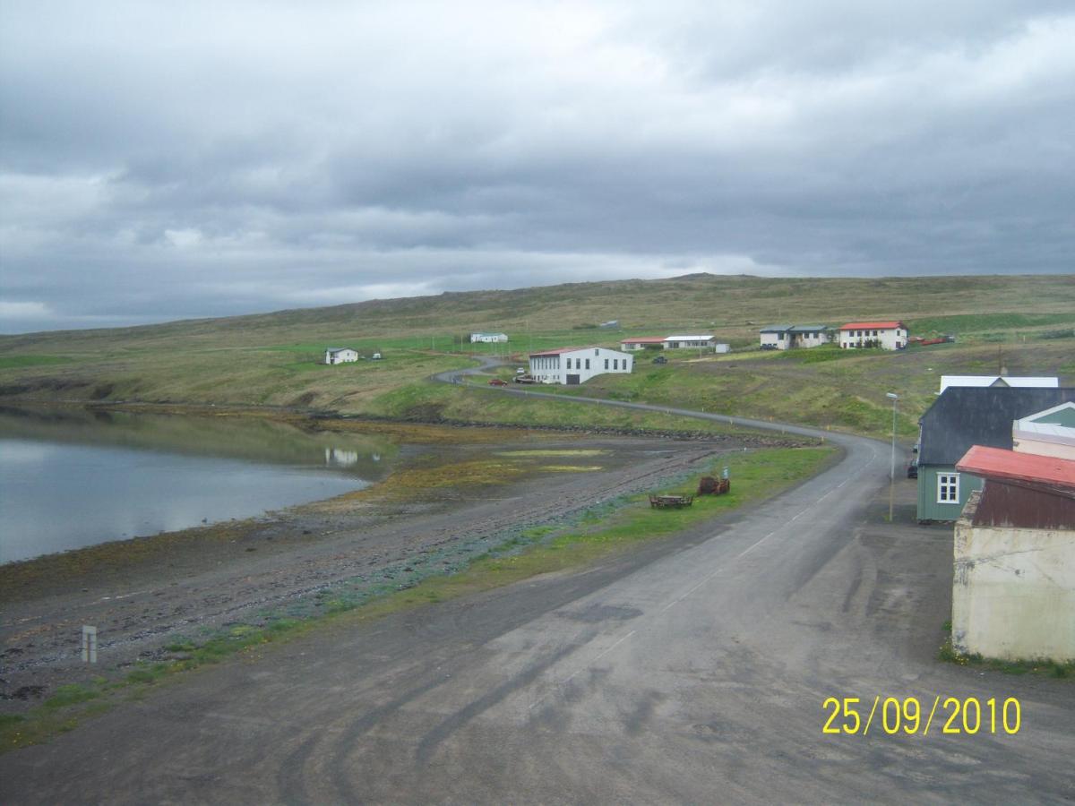 Beach: Tangahús Guesthouse