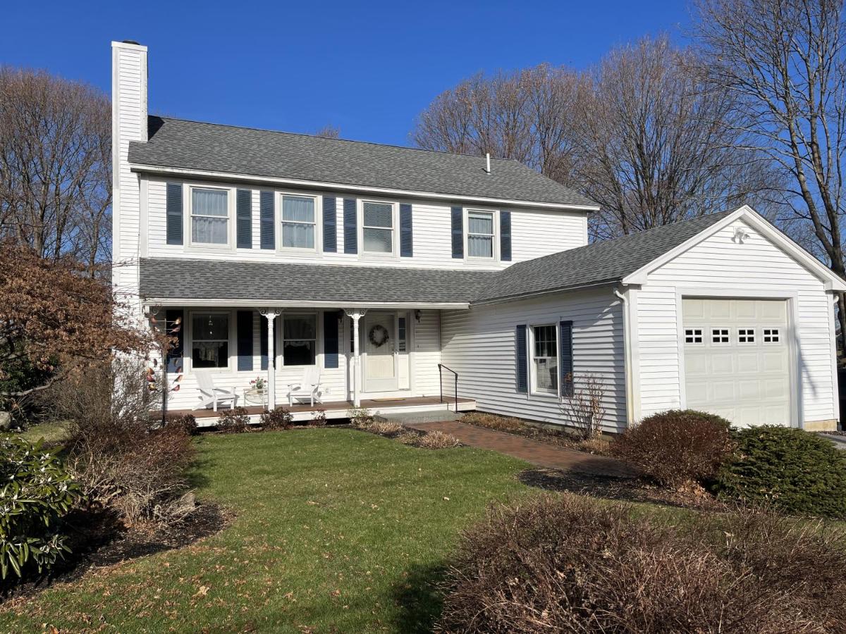 {{ hotelInfo.altText }}