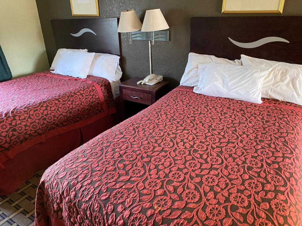 Budget Inn — photo 14