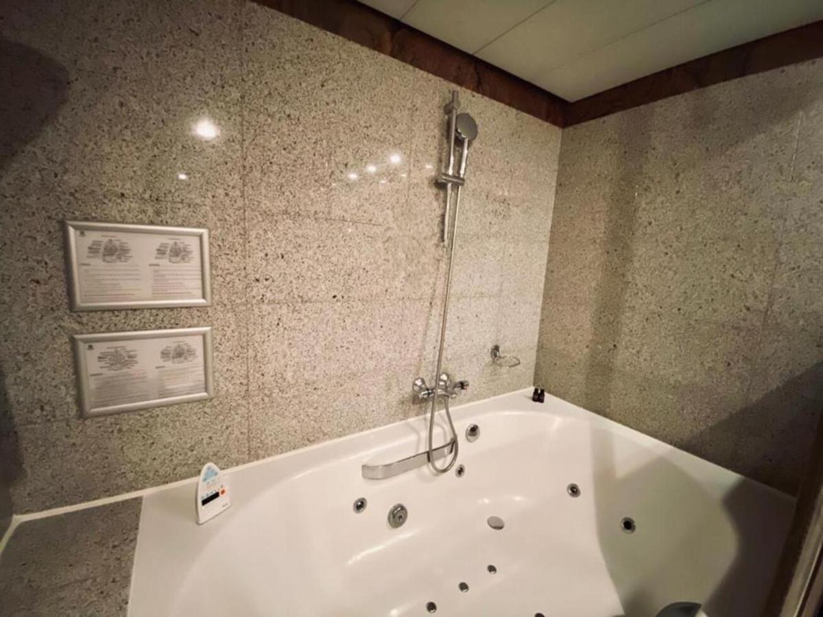 Suites Plaza Hotel & Wellness photo