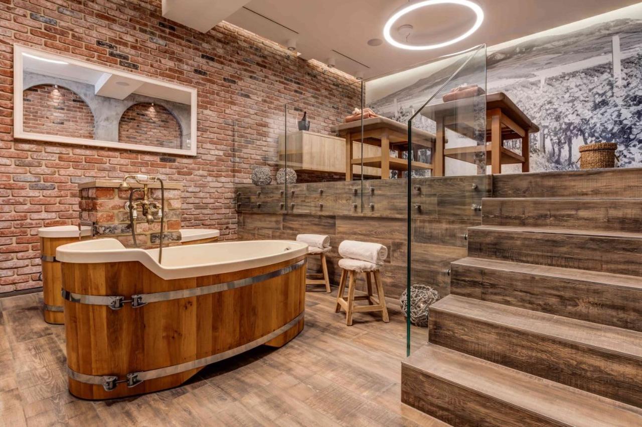 Wellness & Wine Hotel Volarik, Mikulov