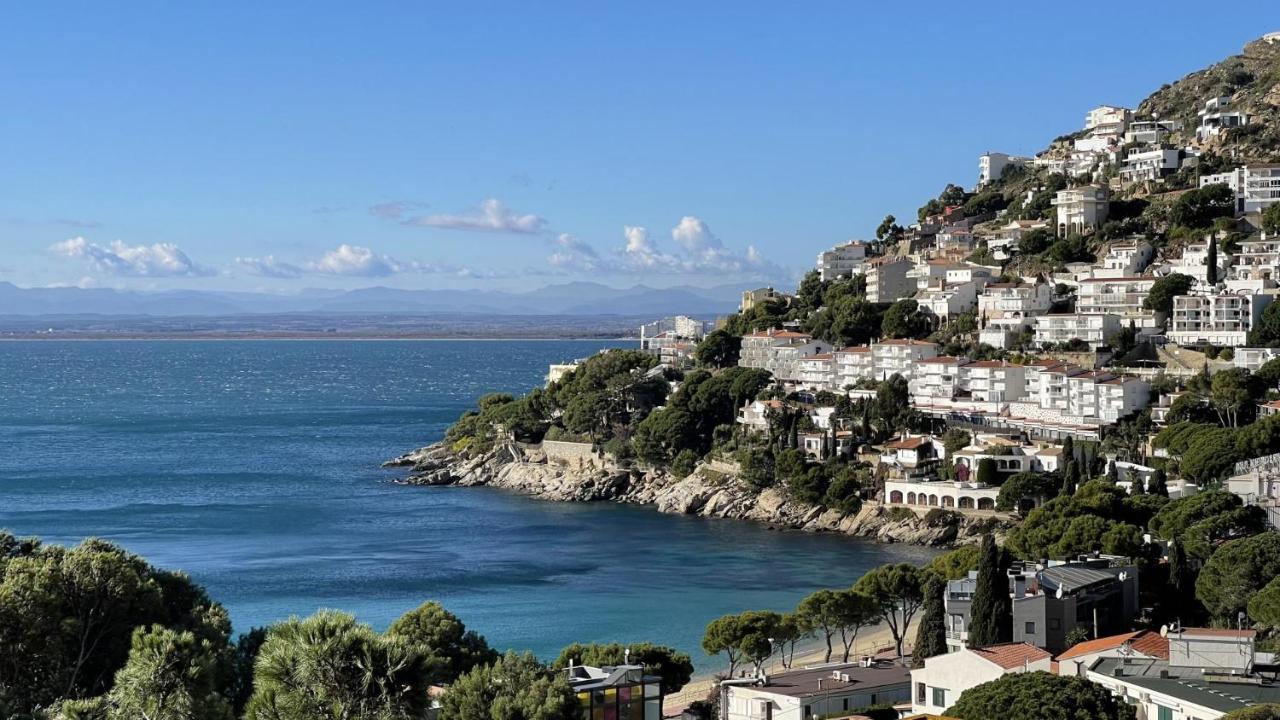 Apartamento en Canyelles playa con vistas al mar, Roses ...