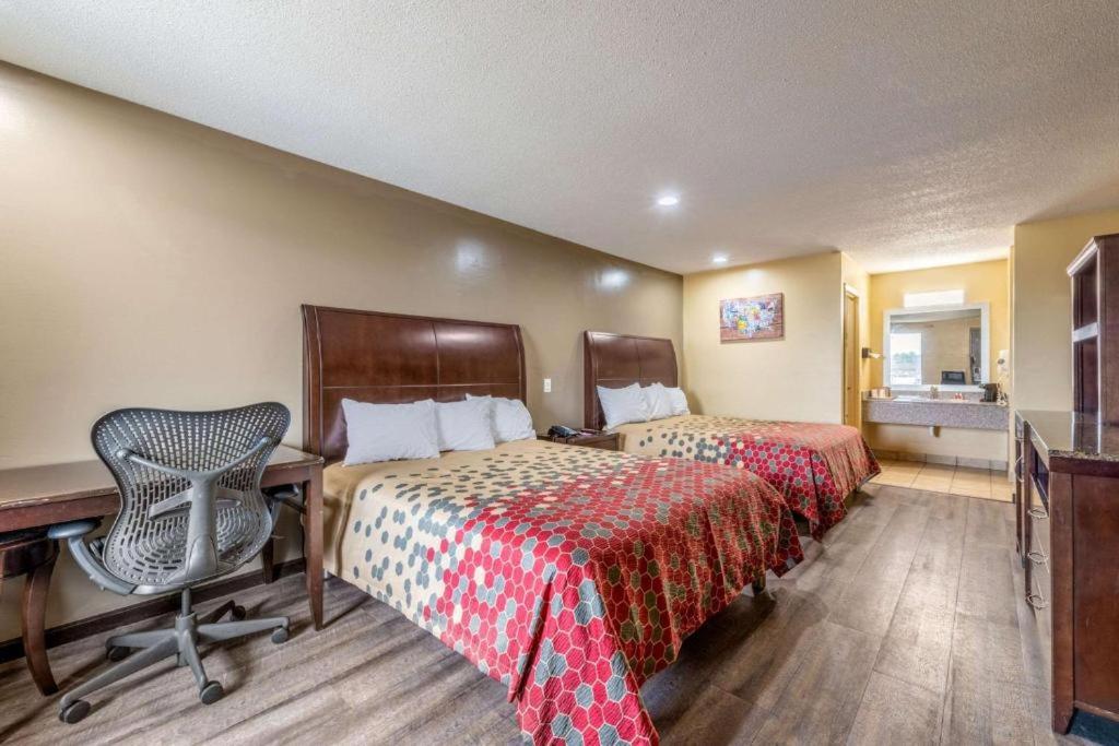 Caroline Inn & Suites — photo 15